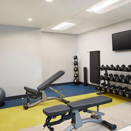 Towneplace Suites By Marriott Tampa Casino Area Orient Park Εξωτερικό φωτογραφία