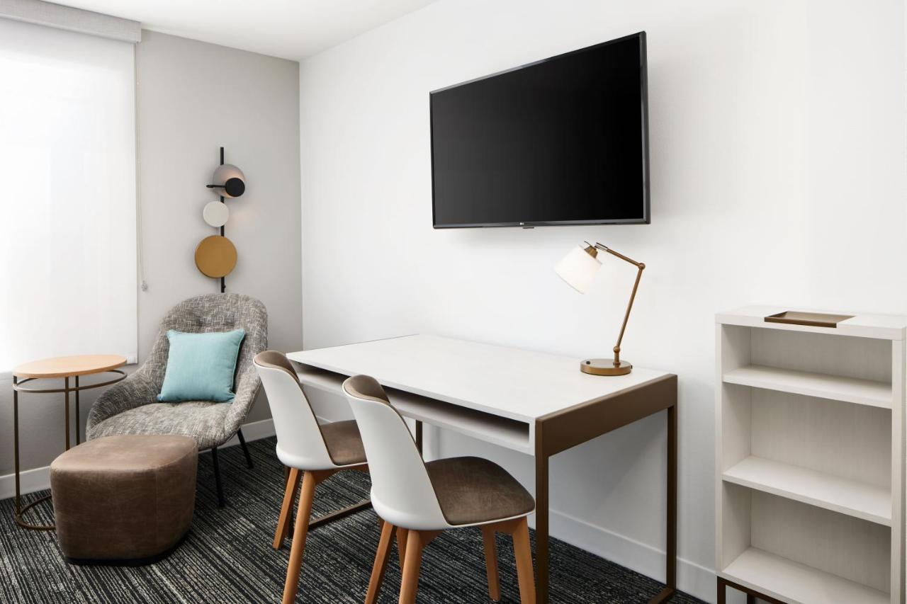 Towneplace Suites By Marriott Tampa Casino Area Orient Park Εξωτερικό φωτογραφία