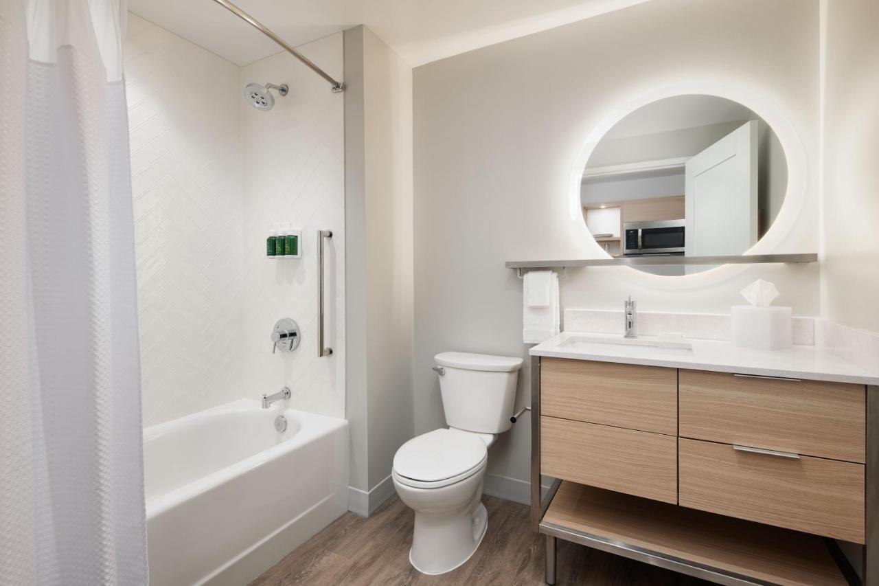 Towneplace Suites By Marriott Tampa Casino Area Orient Park Εξωτερικό φωτογραφία