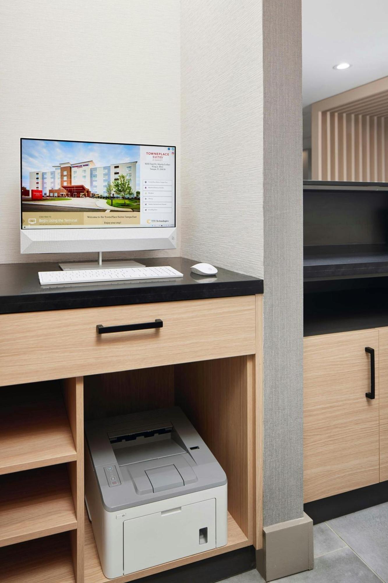 Towneplace Suites By Marriott Tampa Casino Area Orient Park Εξωτερικό φωτογραφία
