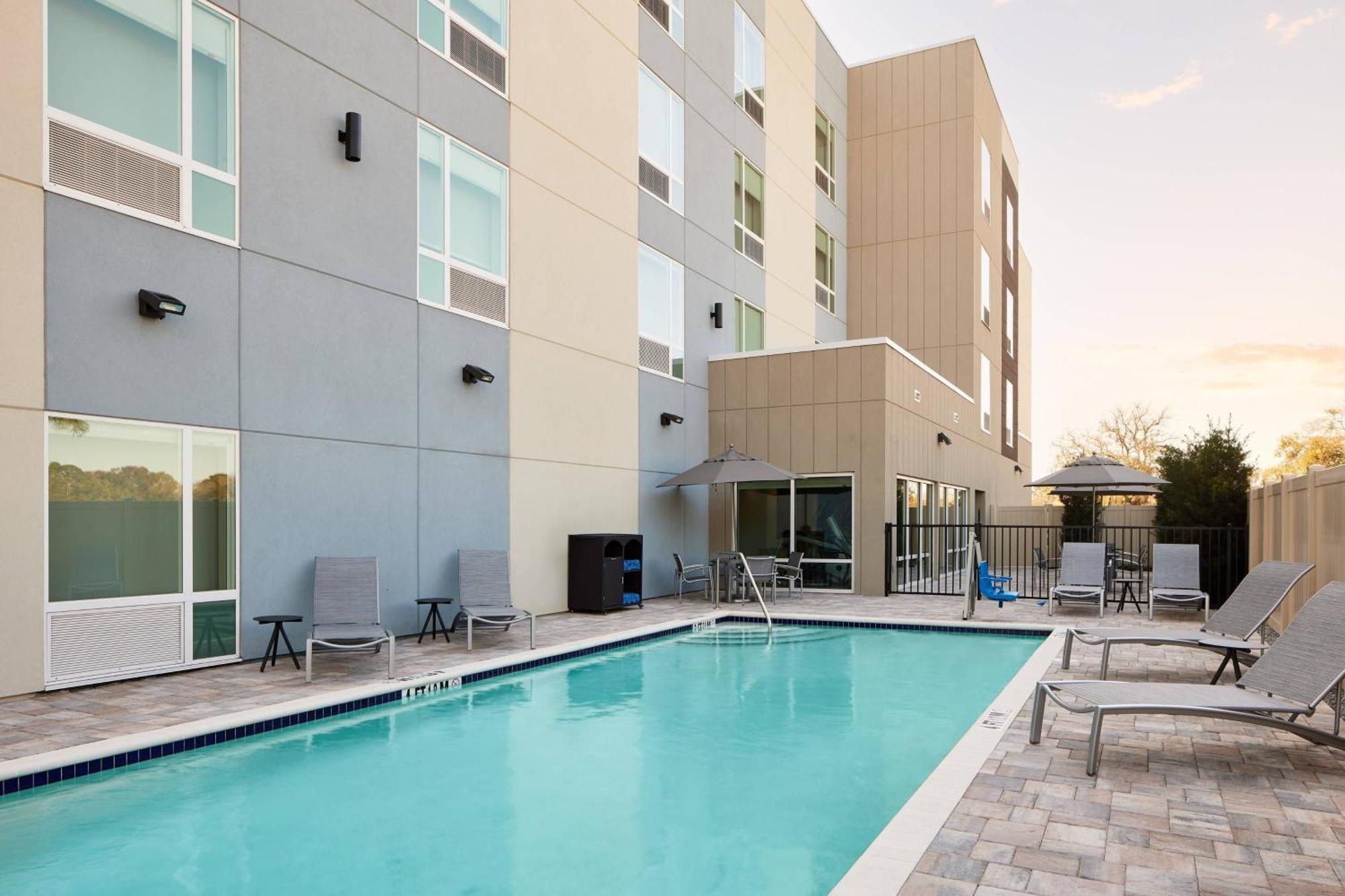 Towneplace Suites By Marriott Tampa Casino Area Orient Park Εξωτερικό φωτογραφία